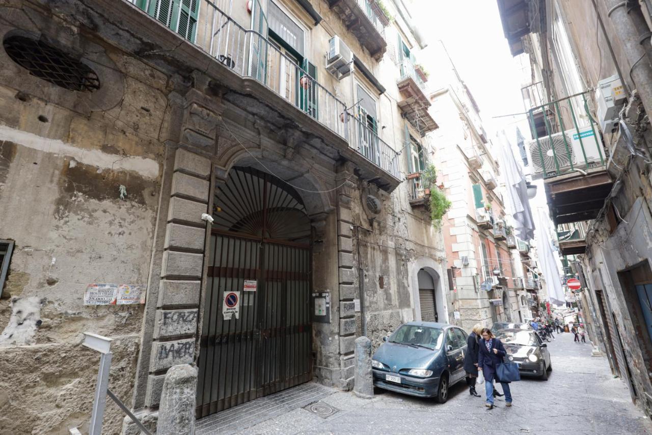 Happy House 31 * Napoli